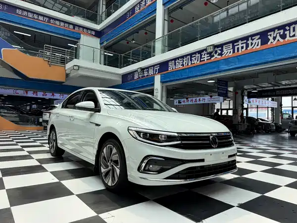 Volkswagen Bora 2023
