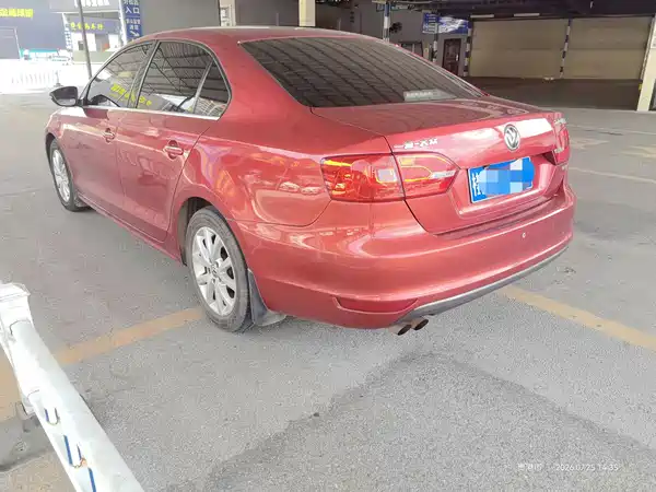 Volkswagen Sagitar 2013