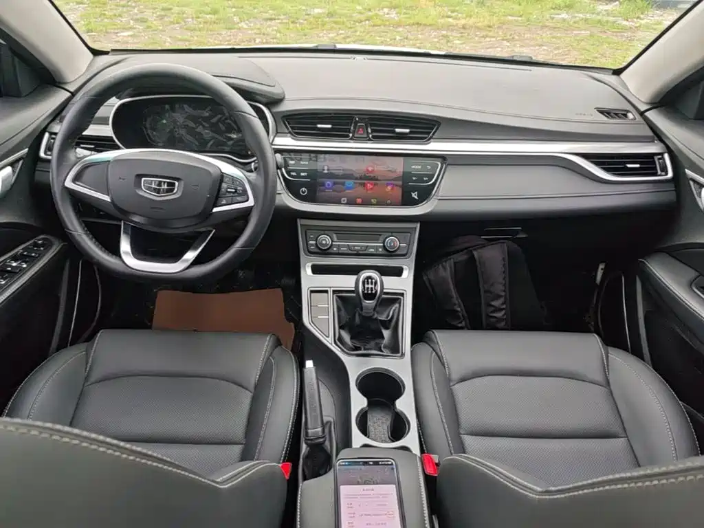 Geely Emgrand 2019 — фото 10