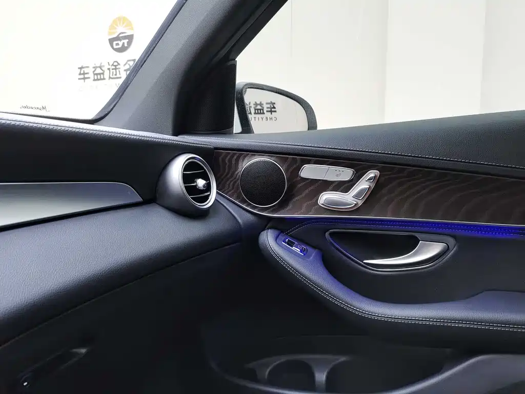 Mercedes-Benz GLC 2020 — фото 16