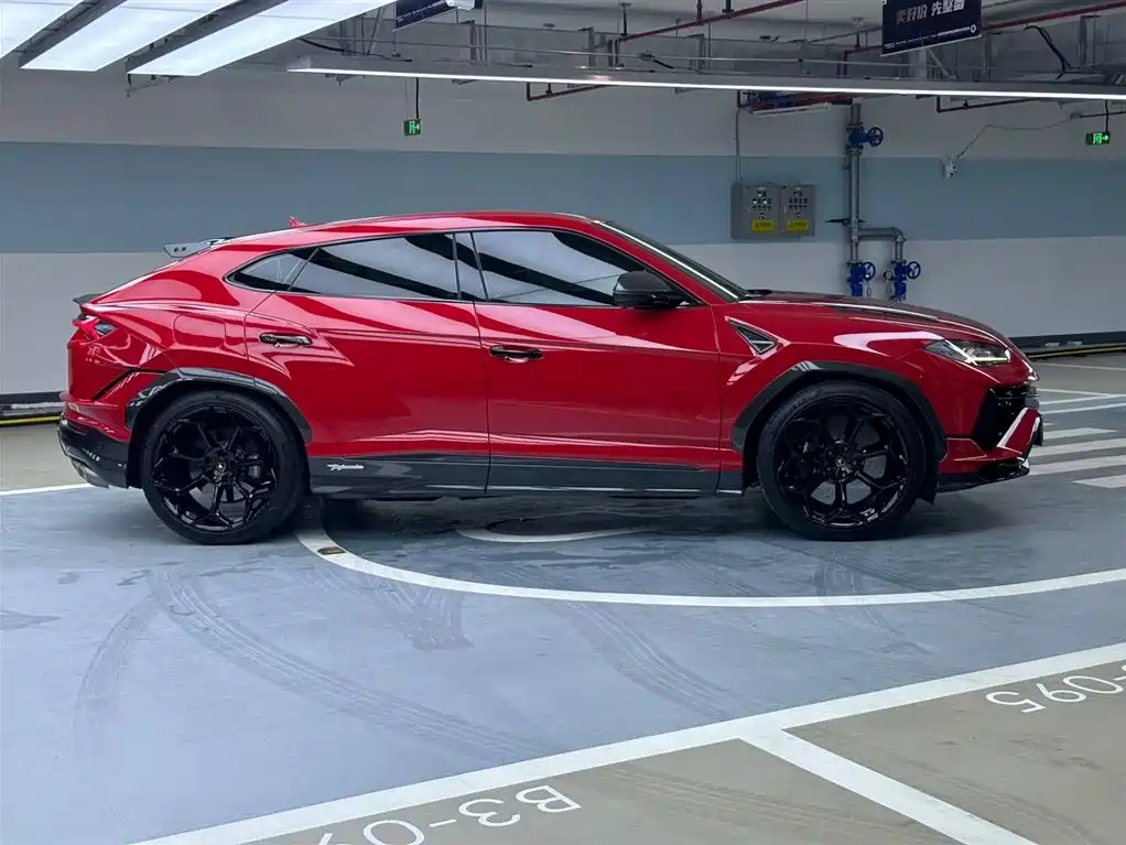 Lamborghini Urus 2023 — фото 7