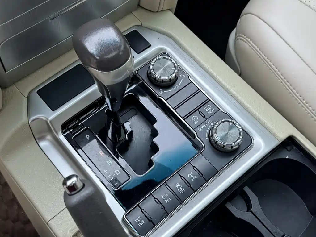 Toyota Land Cruiser 2019 — фото 13