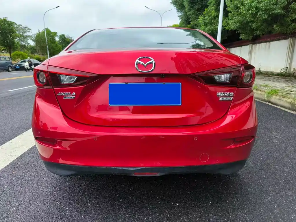 Mazda 3 Axela 2018 — фото 8