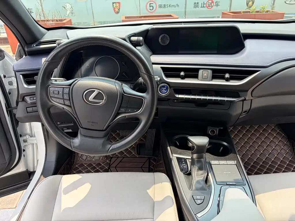 Lexus UX 2022 — фото 12