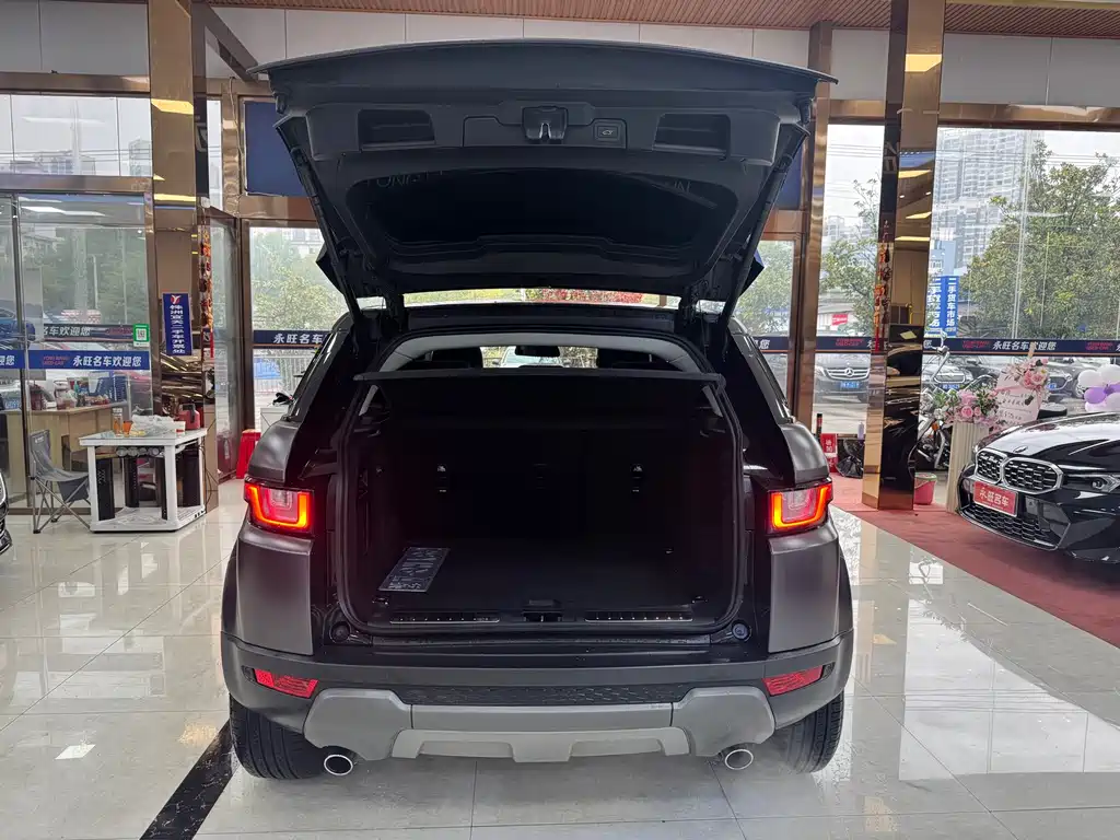 Land Rover Evoque 2018 — фото 14