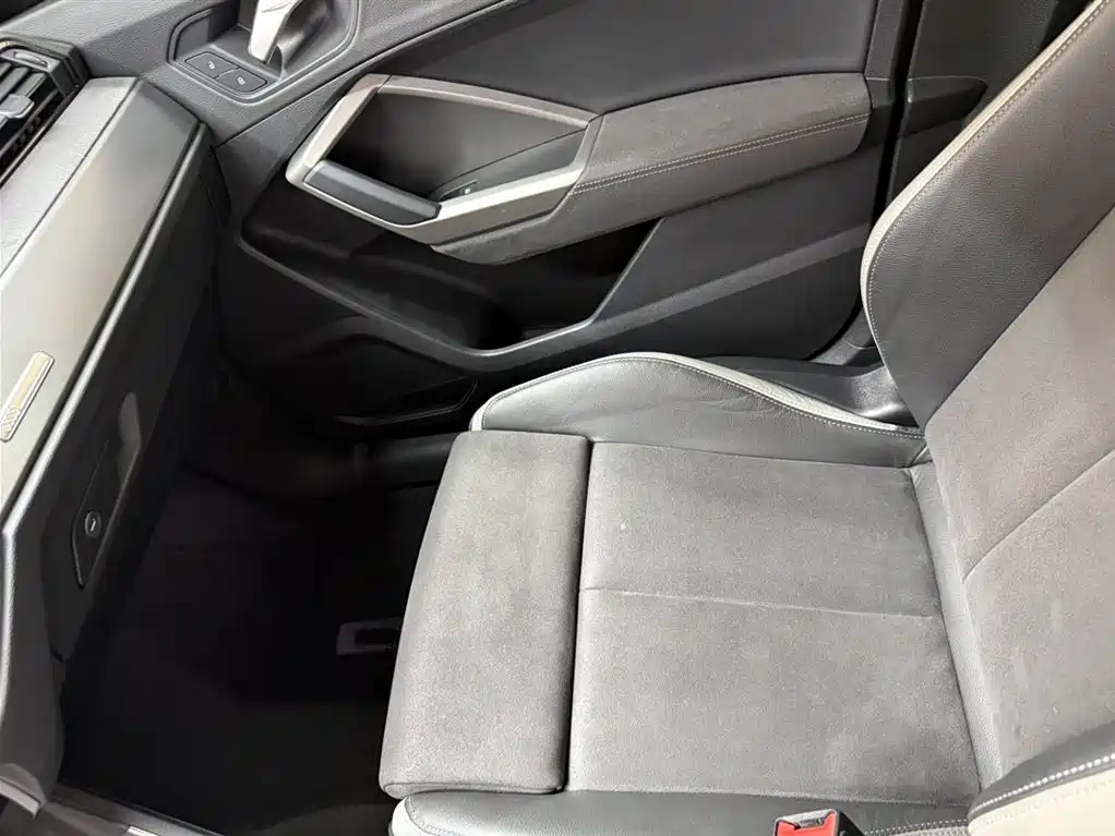 Audi Q3 2023 — фото 13