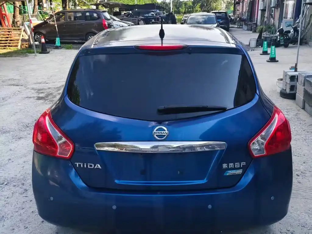 Nissan Tiida 2012