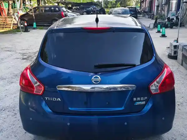 Nissan Tiida 2012