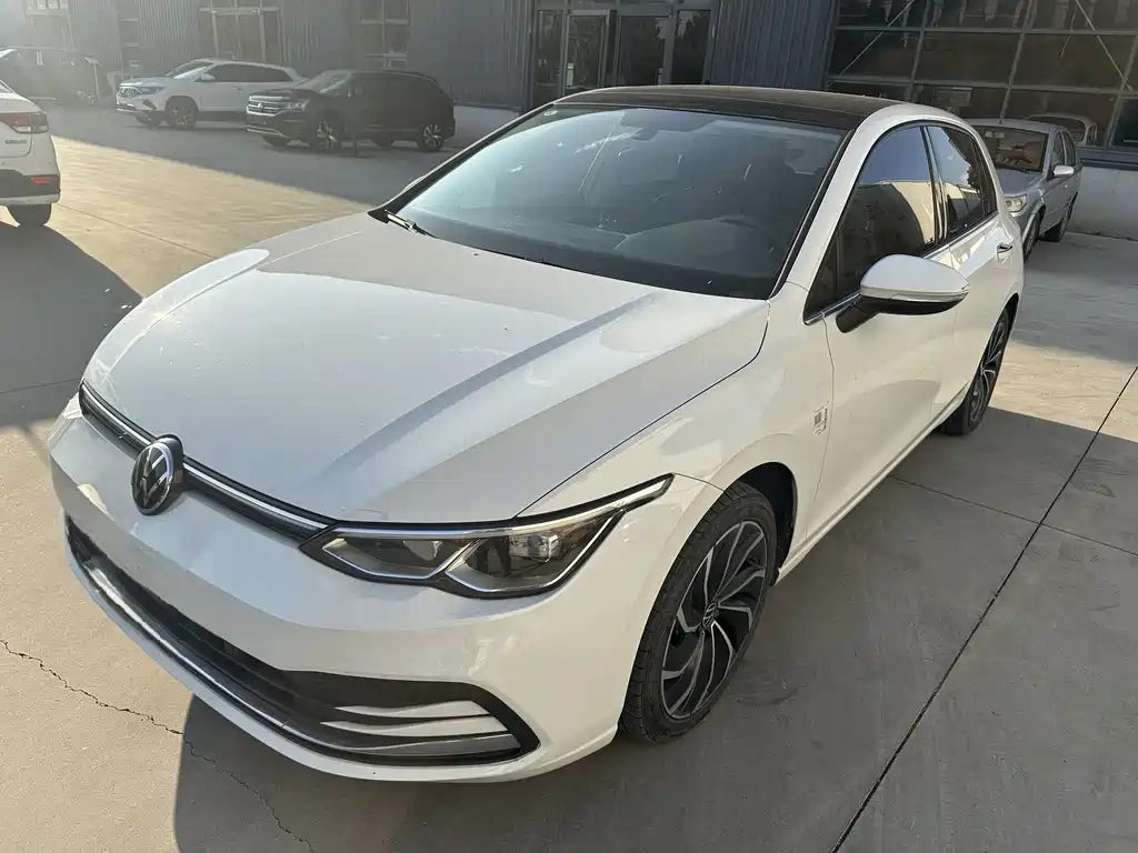 Volkswagen Golf 2024