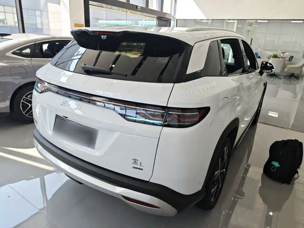 BYD Song L DM-i 2026 — фото 7