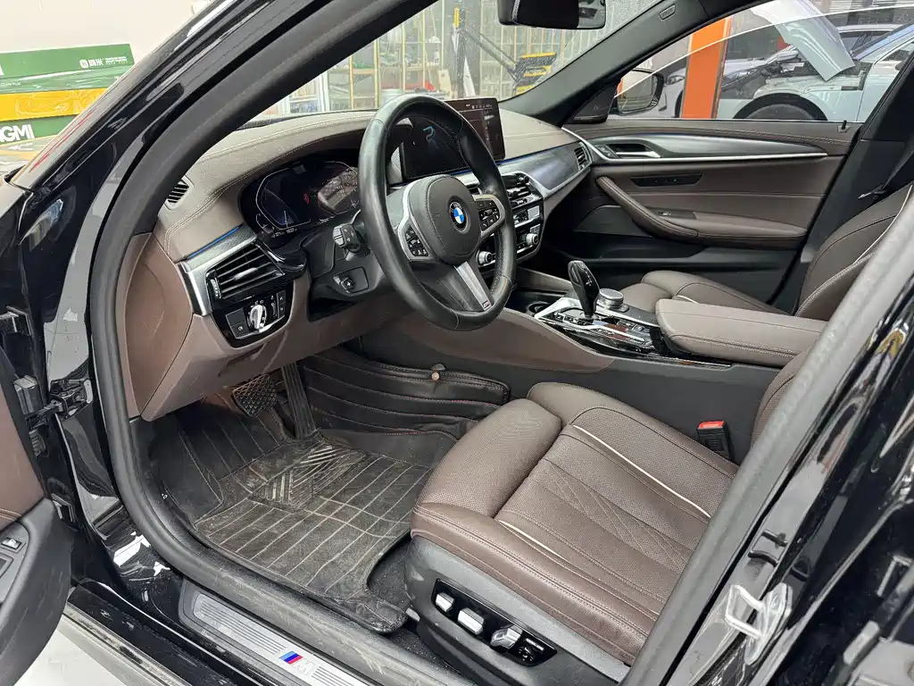 BMW 5 Series New Energy 2021 — фото 3