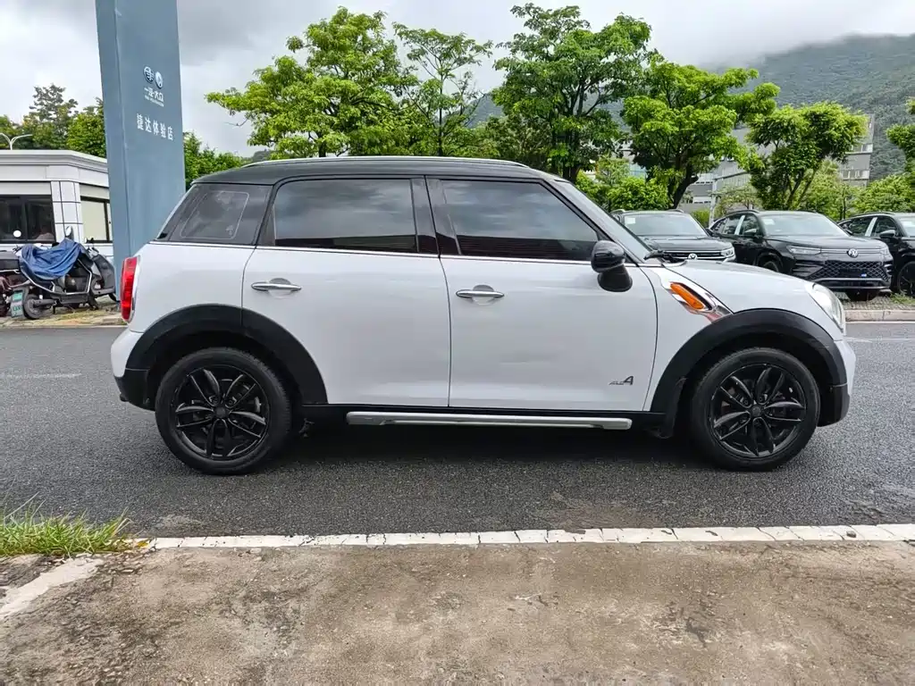 MINI Countryman 2015 — фото 11