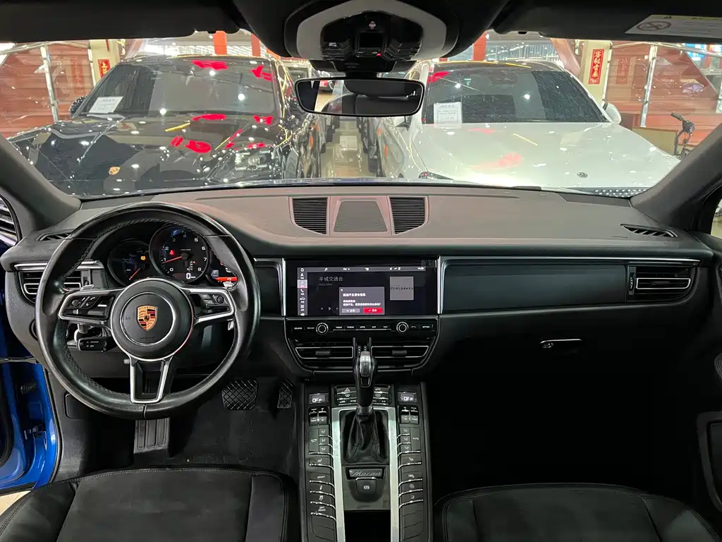 Porsche Macan 2019 — фото 11