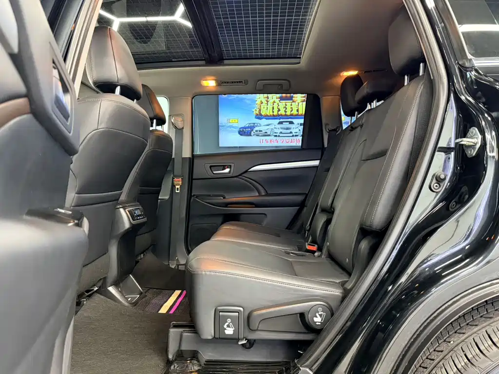 Toyota Highlander 2019 — фото 10