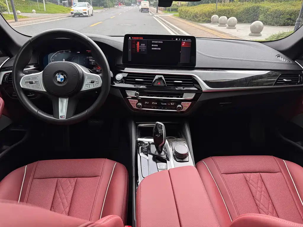 BMW 5 Series 2023 — фото 13