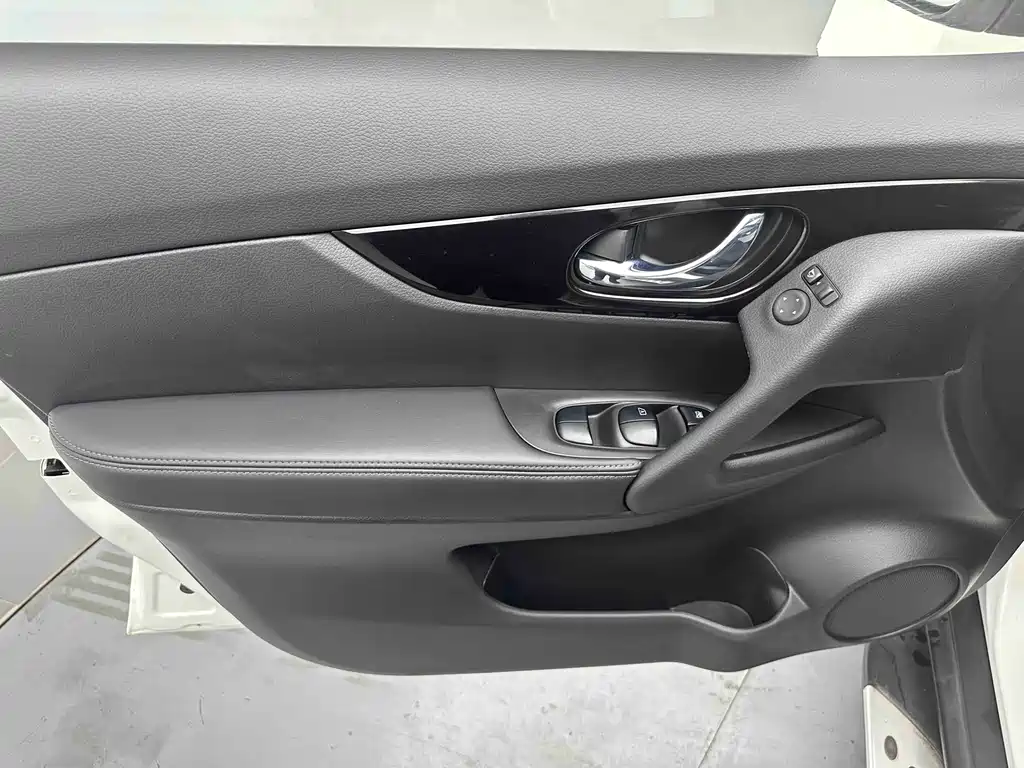 Nissan X-Trail 2023 — фото 10