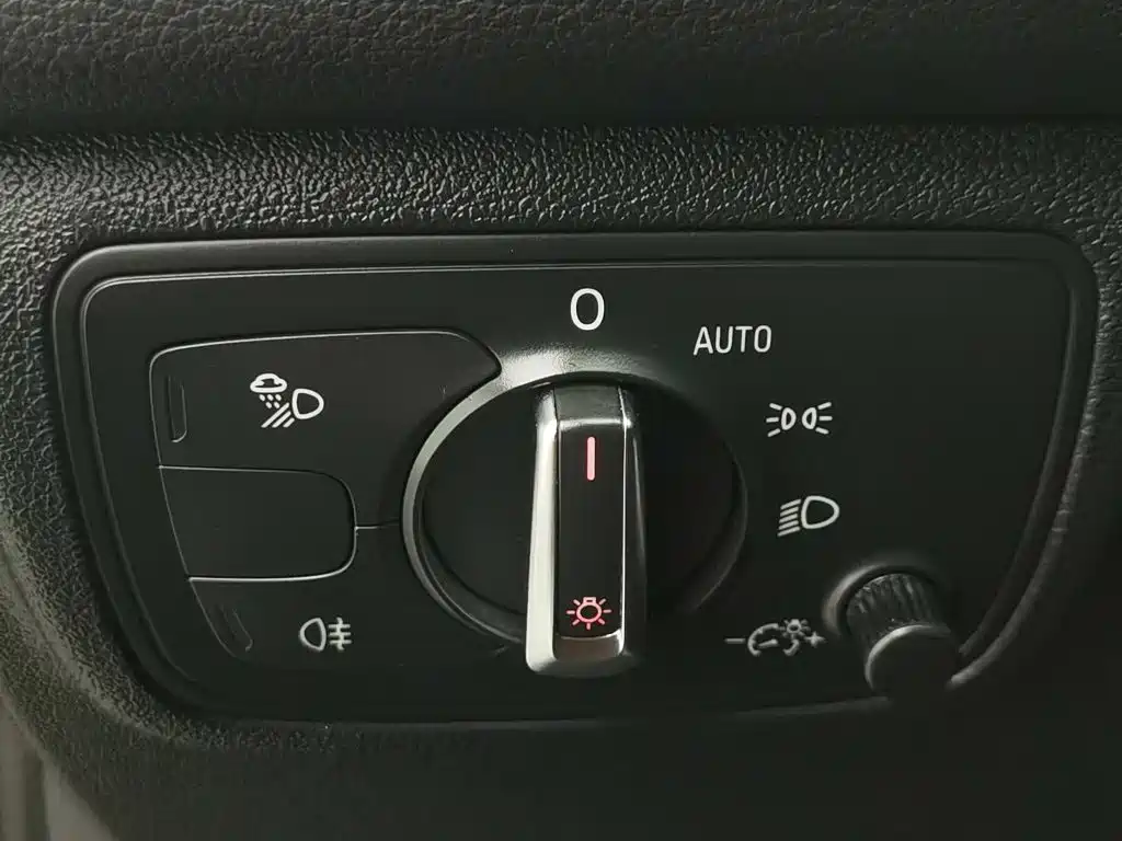 Audi A6L 2014 — фото 21