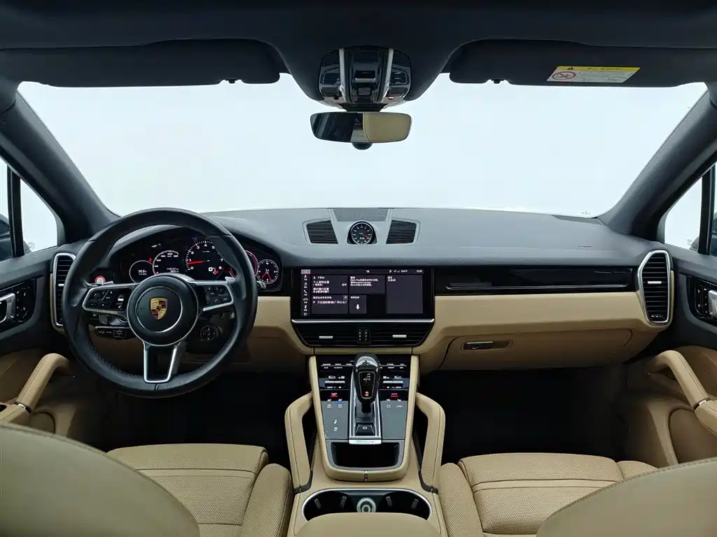 Porsche Cayenne 2018 — фото 19
