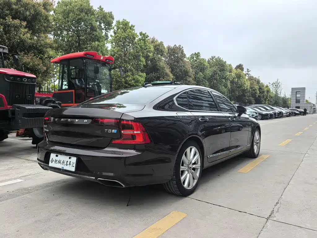 Volvo S90 2017 — фото 10