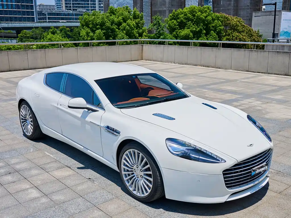 Aston Martin Rapide 2017 — фото 10