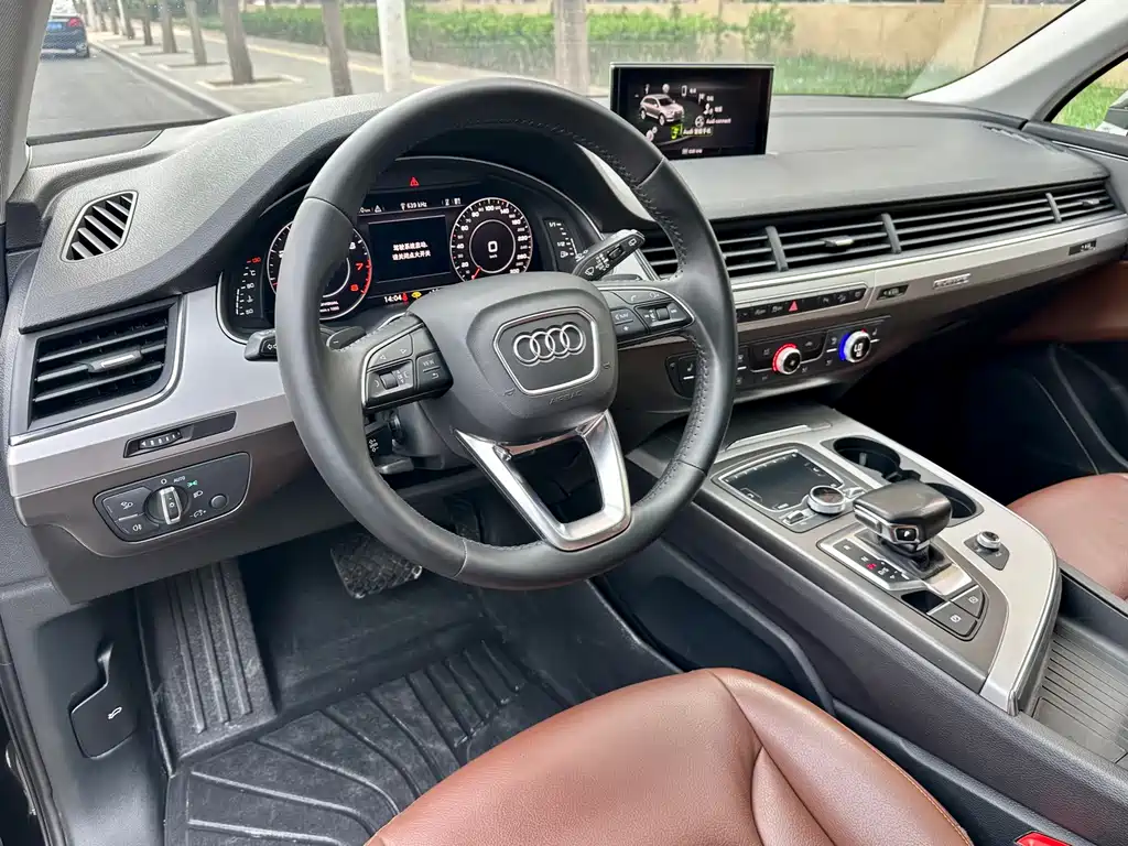 Audi Q7 2019 — фото 11