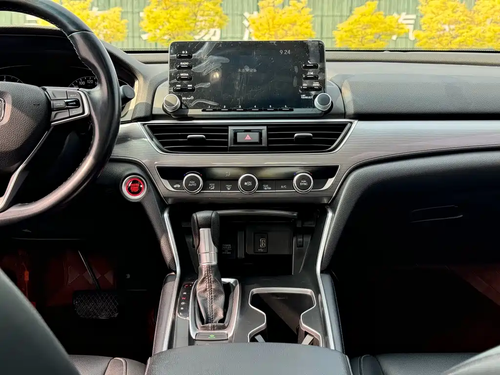 Honda Accord 2020 — фото 12