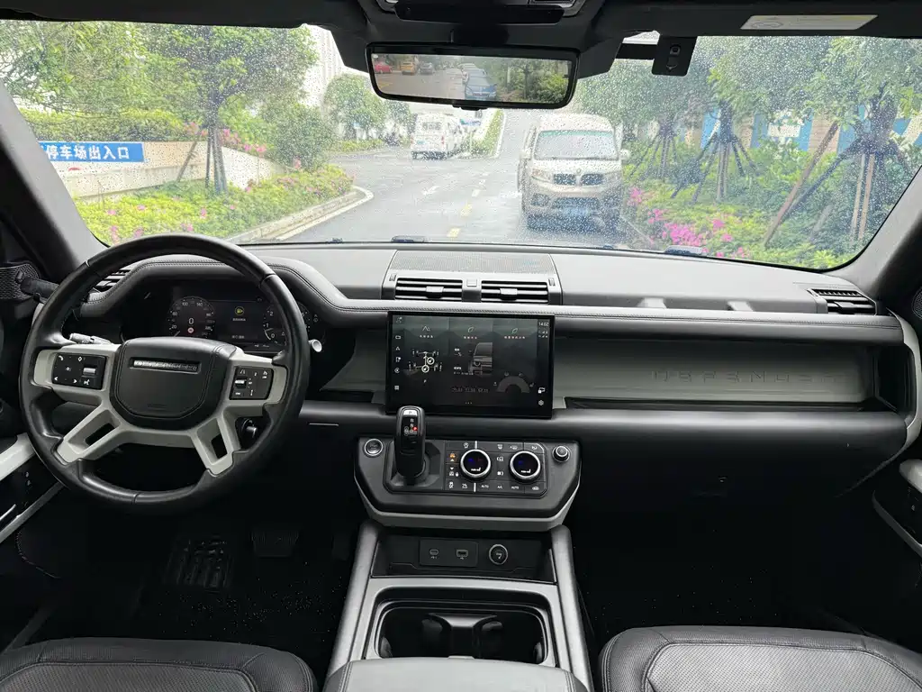 Land Rover Defender 2022 — фото 13