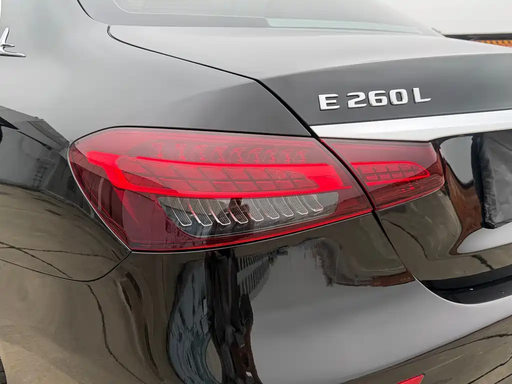 Mercedes-Benz E-Class 2022 — фото 14