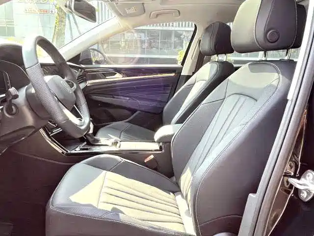 Volkswagen Passat 2024