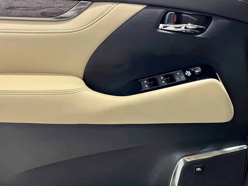 Toyota Alphard 2020 — фото 15