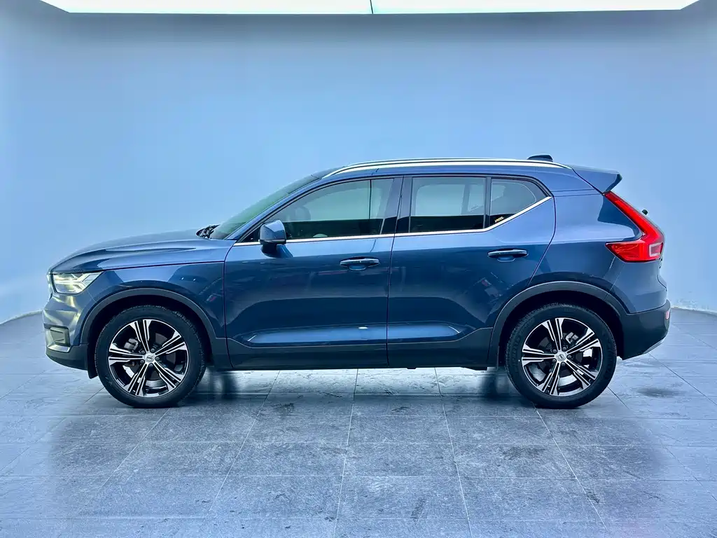 Volvo XC40 2021 — фото 14