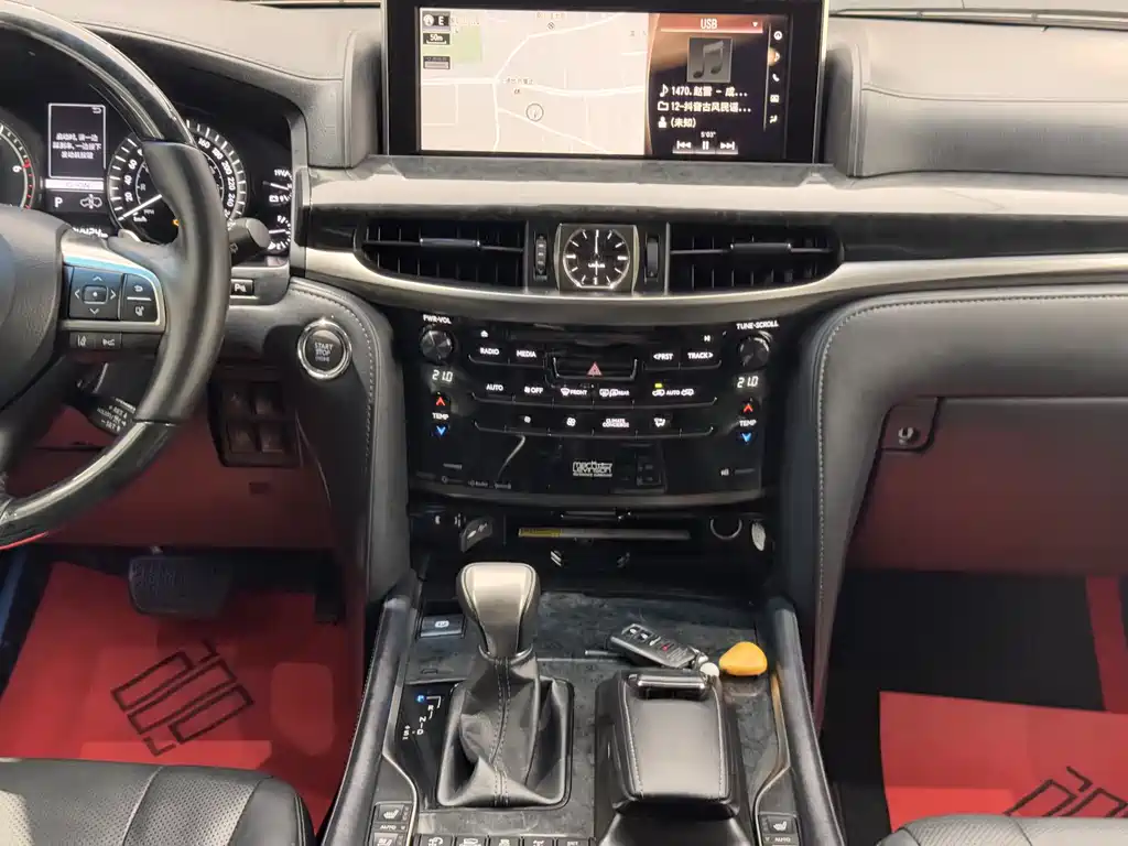 Lexus LX 2017 — фото 15