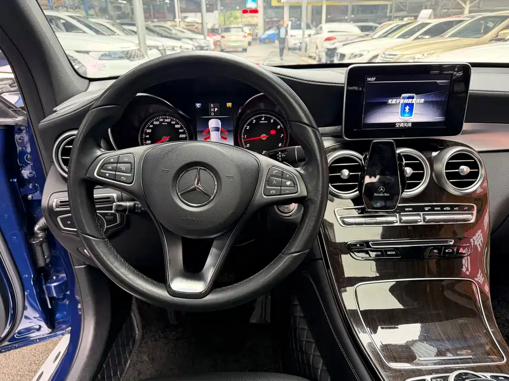 Mercedes-Benz GLC 2018 — фото 15