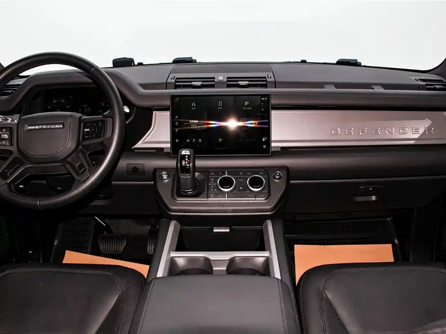 Land Rover Defender 2025 — фото 13
