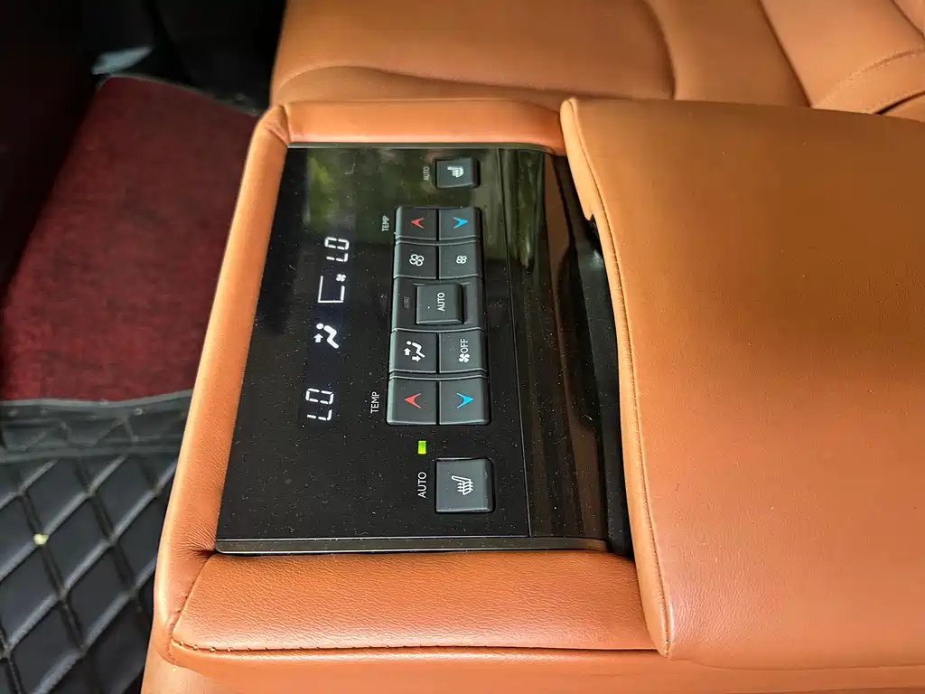 Lexus LX 2019 — фото 13