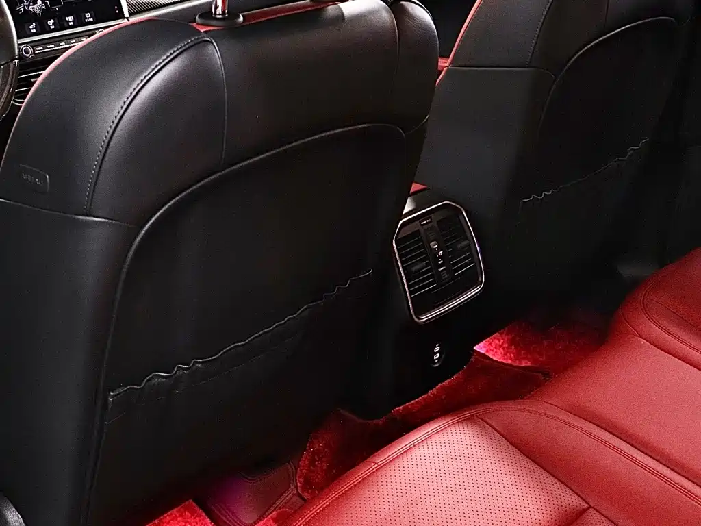 Porsche Macan 2020 — фото 13