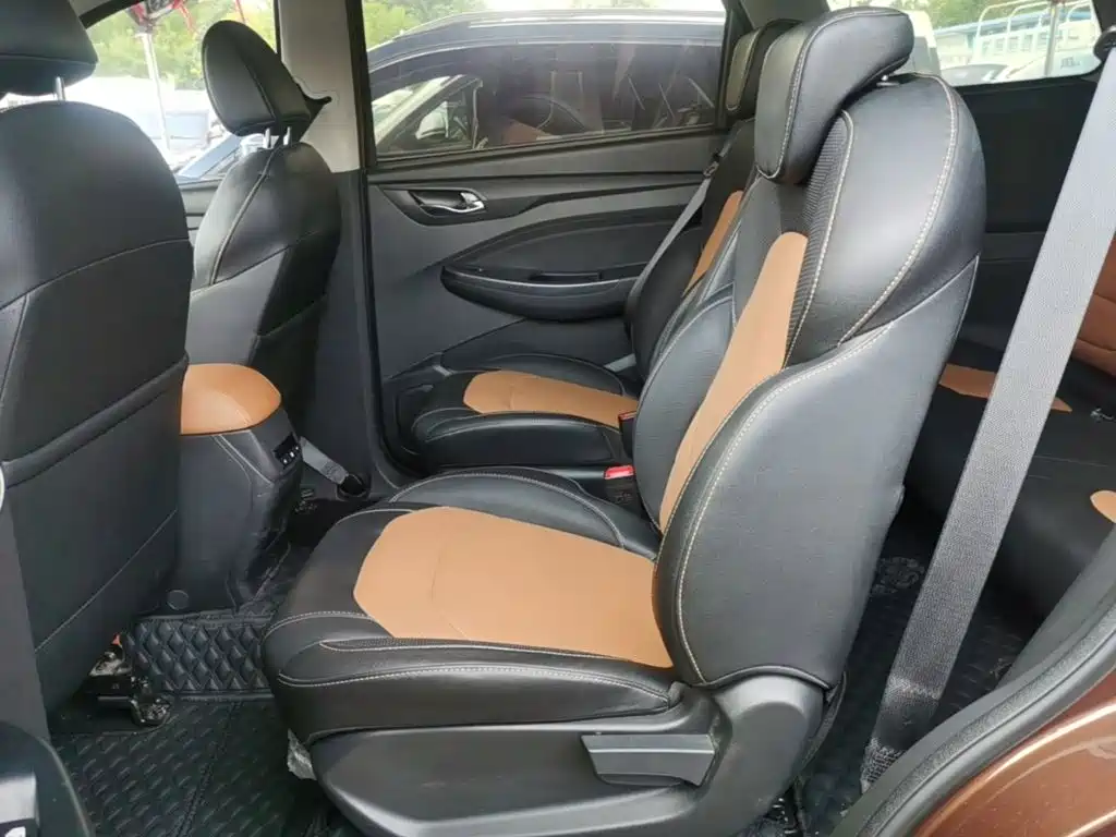 Wuling Hongguang S3 2020 — фото 17