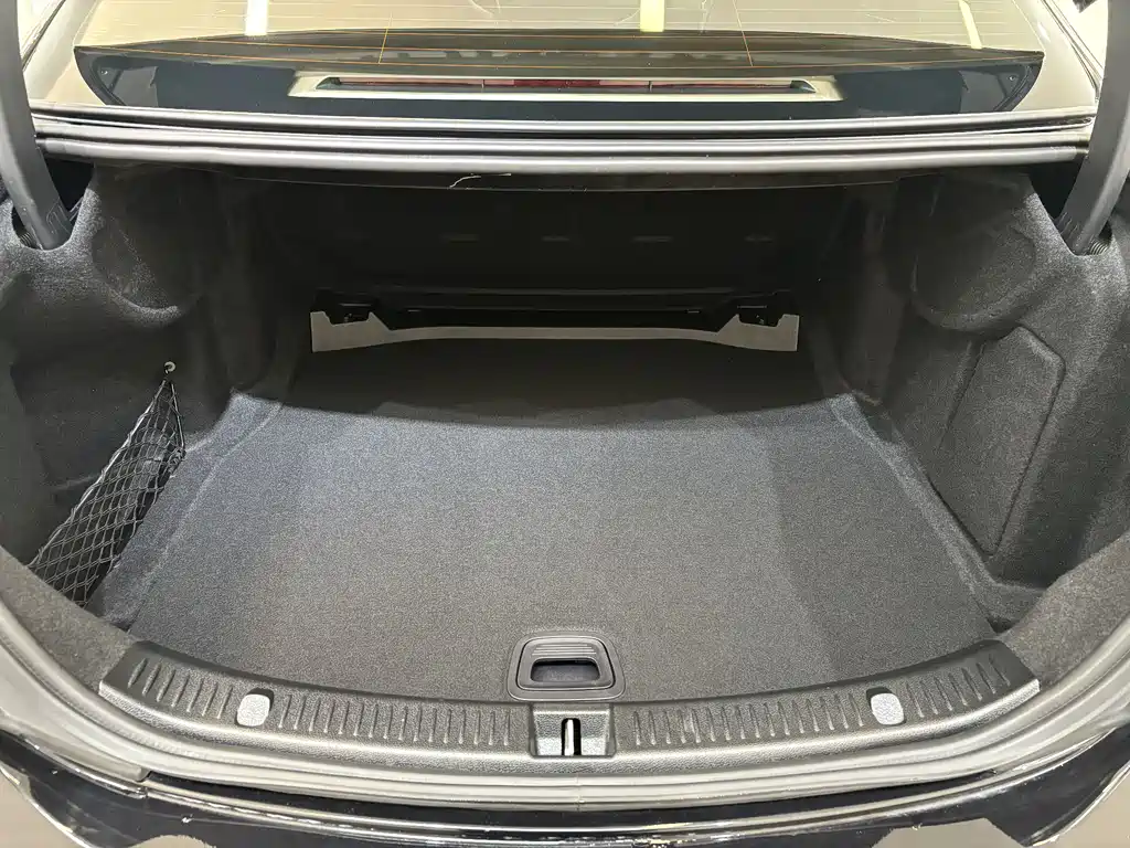 Mercedes-Benz E-Class 2022 — фото 35