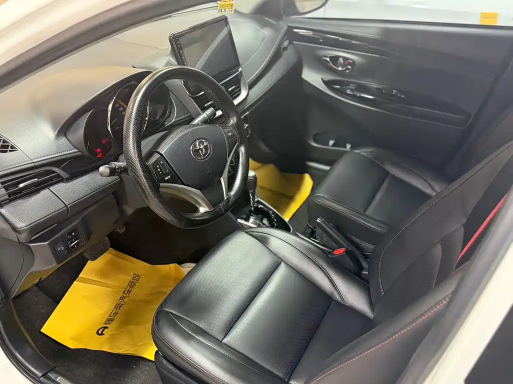Toyota Yaris L 2022 — фото 8