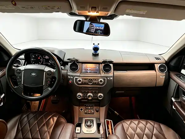 Land Rover Discovery 2013