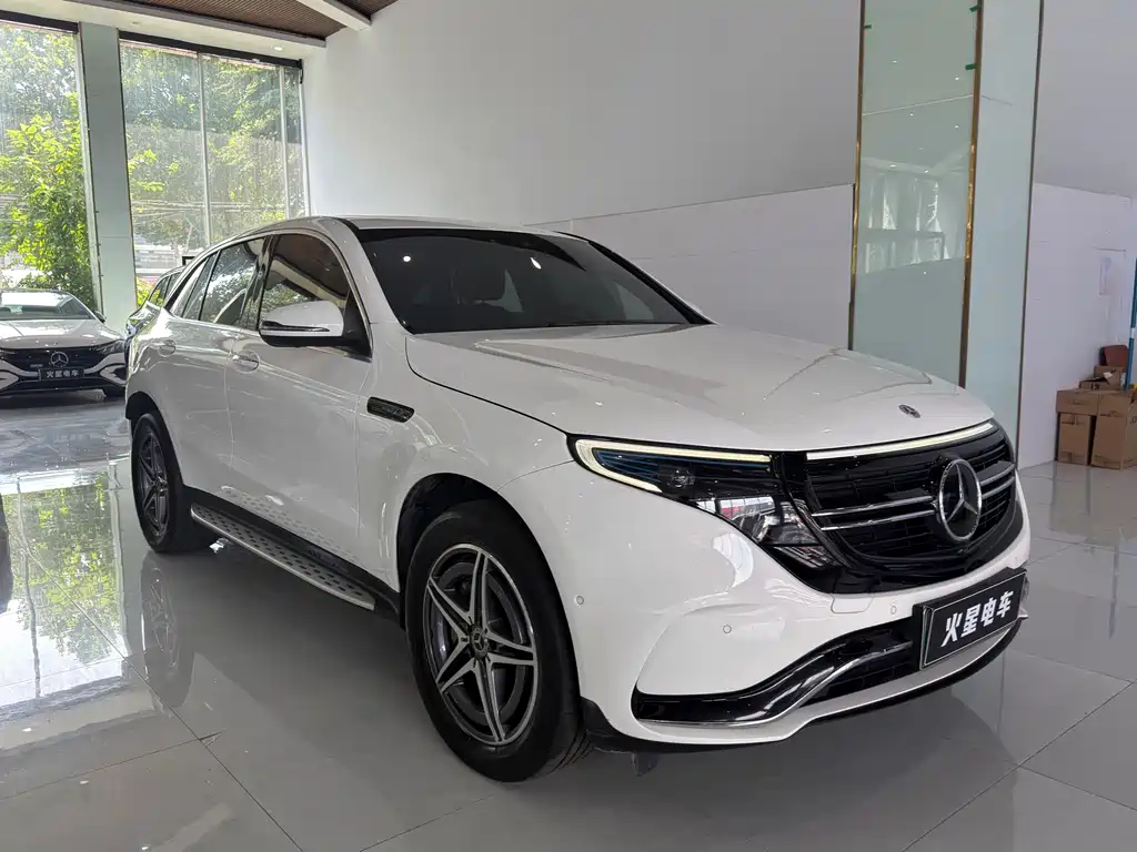 Mercedes-Benz EQC 2023 — фото 3