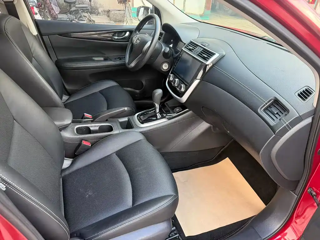 Nissan Tiida 2018