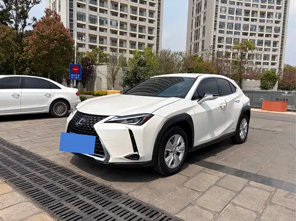 Lexus UX 2022