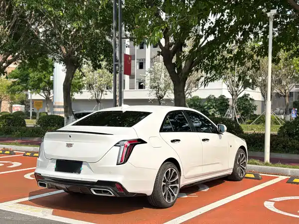 Cadillac CT4 2023