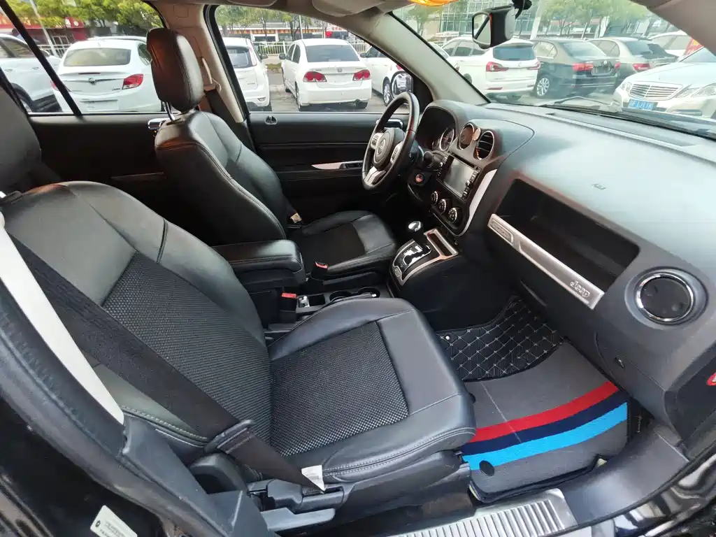 Jeep Compass 2014 — фото 13