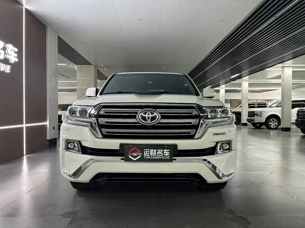 Toyota Land Cruiser 2018 — фото 2