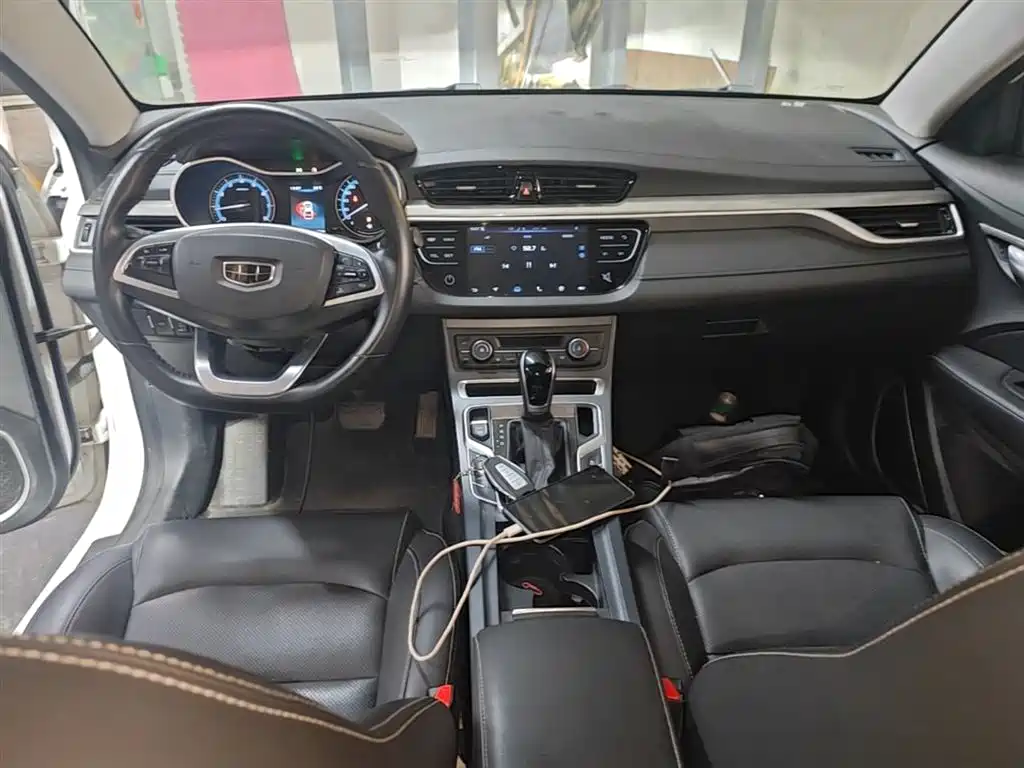 Geely Emgrand 2019 — фото 10