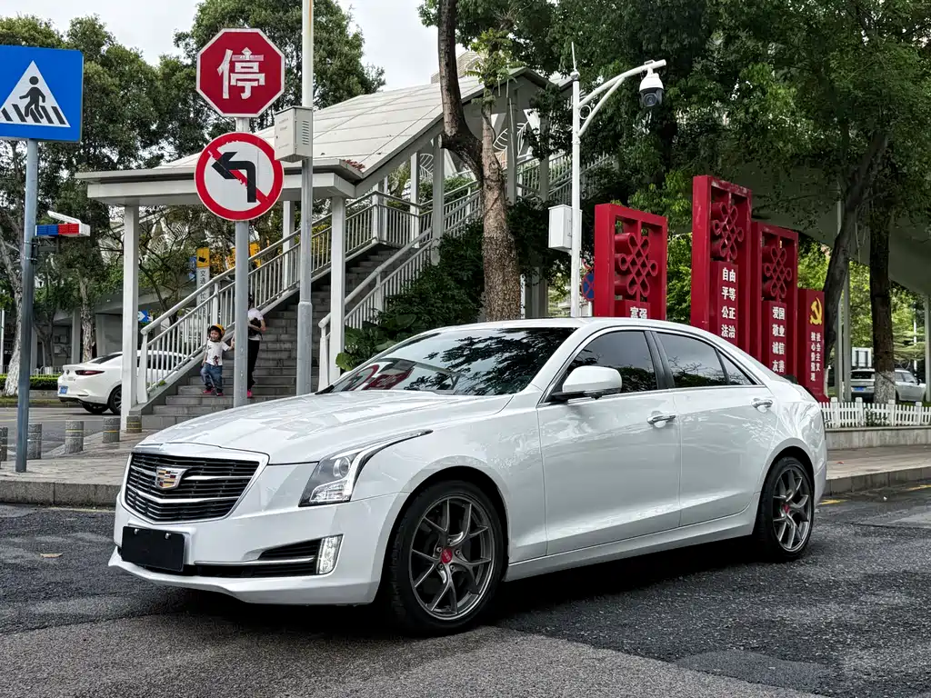 Cadillac ATS-L 2018 — фото 1