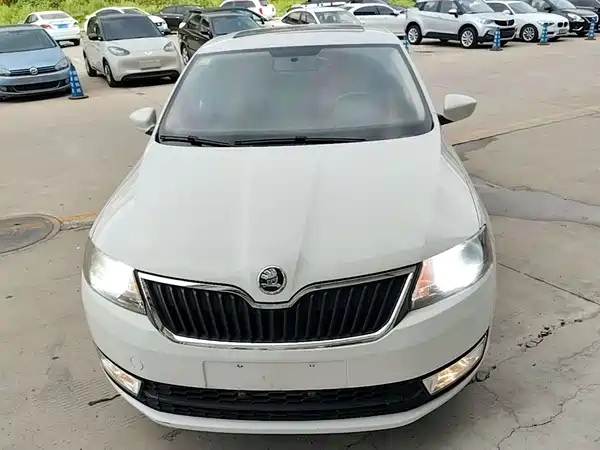 Skoda Rapid 2015
