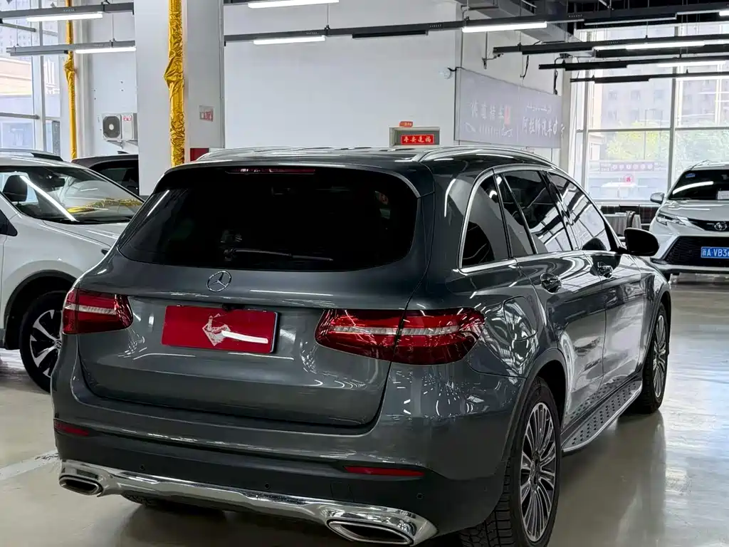 Mercedes-Benz GLC 2017 — фото 9